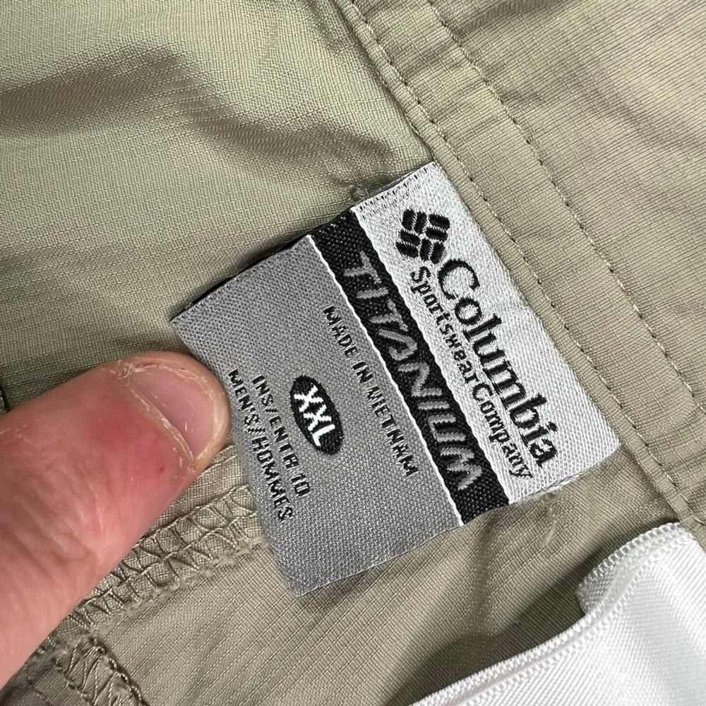Columbia Titanium Cargo Shorts Mens XXL Tan Solid Omni-Dry Ripstop Hiking Belted